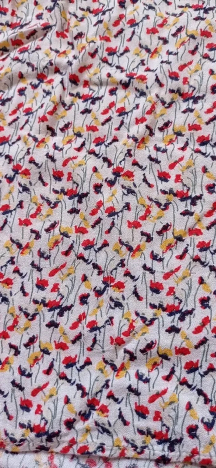 Camaïeu blouse à fleurs
Taille 38
Très bon état légère - photo numéro 2