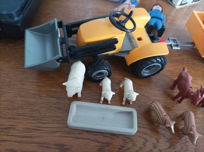 Tracteur avec deux figurines et animaux Playmobil - photo numéro 4