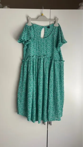 Robe d’été verte et blanche fille Kiabi taille 12 ans