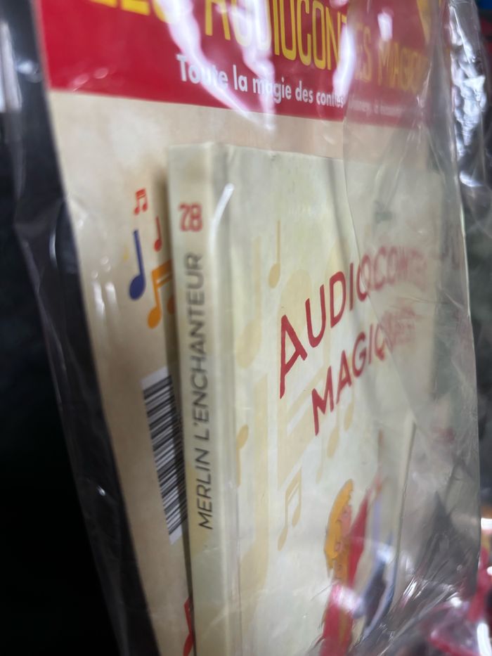 Figurine + Livre Merlin L'Enchanteur n 28 Les Audiocontes Magiques Disney Altaya - photo numéro 3