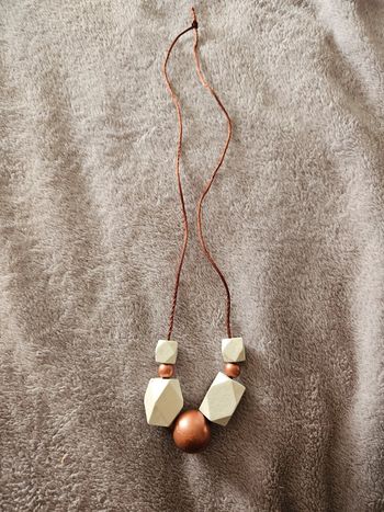 Collier grosses perles bois géométriques
