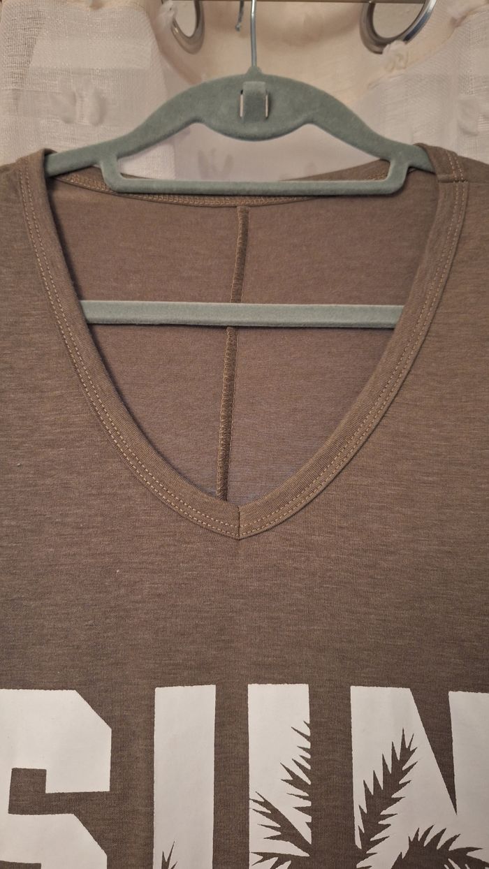 Robe longue débardeur taupe avec inscription - photo numéro 4