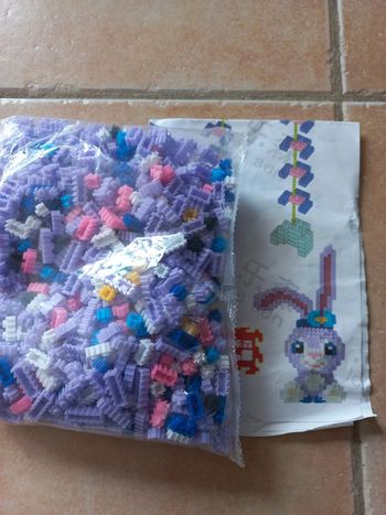 Construction figurine lapin violet bricks blocks mini micro