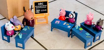 Classe d'école peppa pig avec figurines