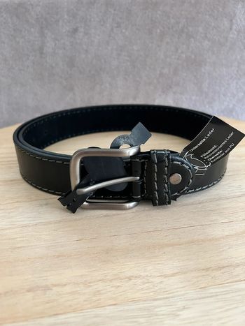Ceinture en cuir noir taille 115 cm