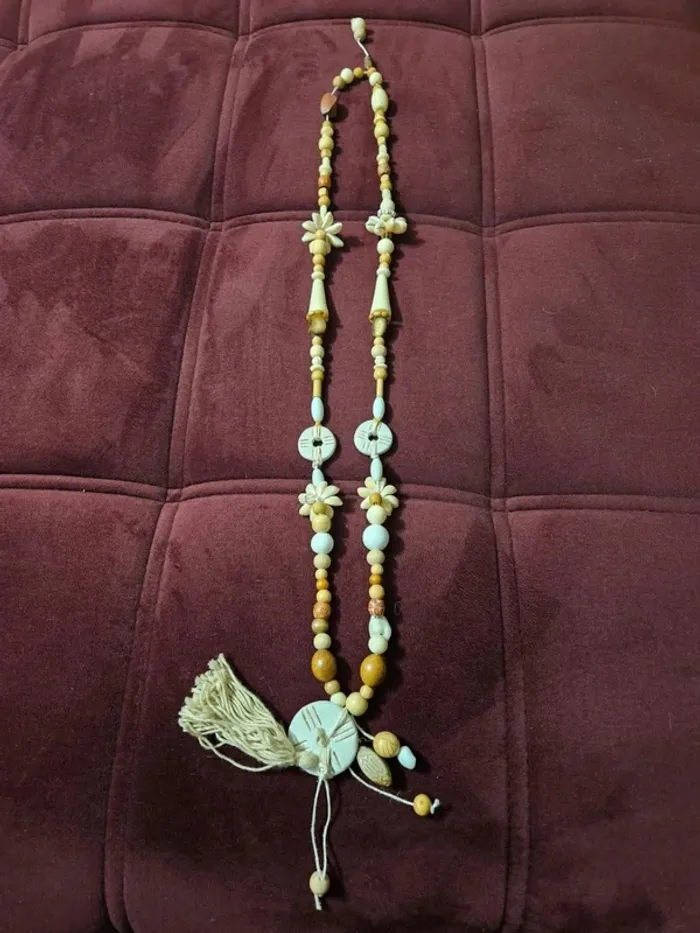 Collier bohème en bois, perles et coquillages - Inspiration ethnique chic
