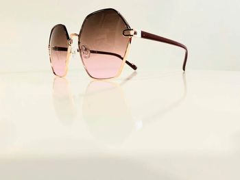 Lunette de soleil femme hexagonale violette dégradés uvprotection catégorie 2