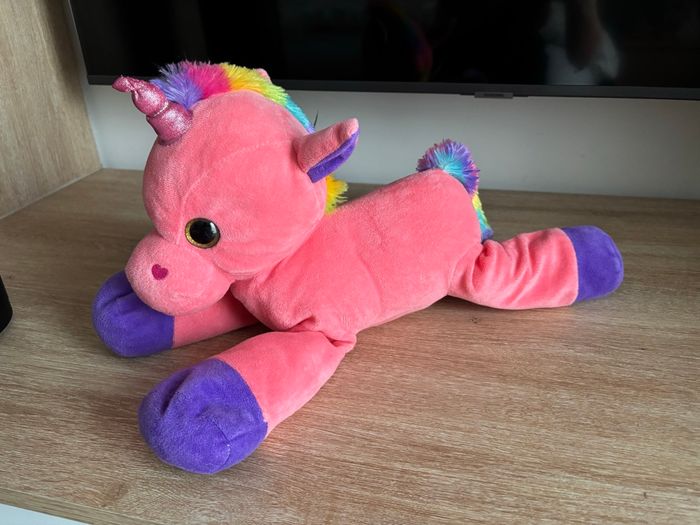 Peluche taille moyenne licorne 🦄 rose arc en ciel Auchan 20/30 cm - photo numéro 3