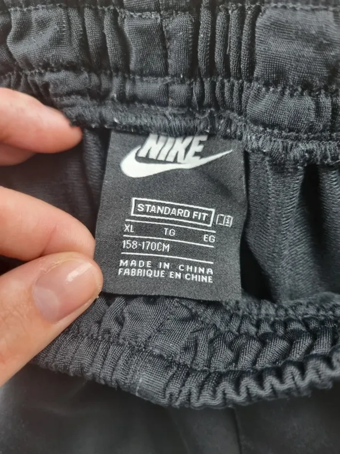 Ensemble jogging rouge/noir Nike Femme Taille S - photo numéro 2