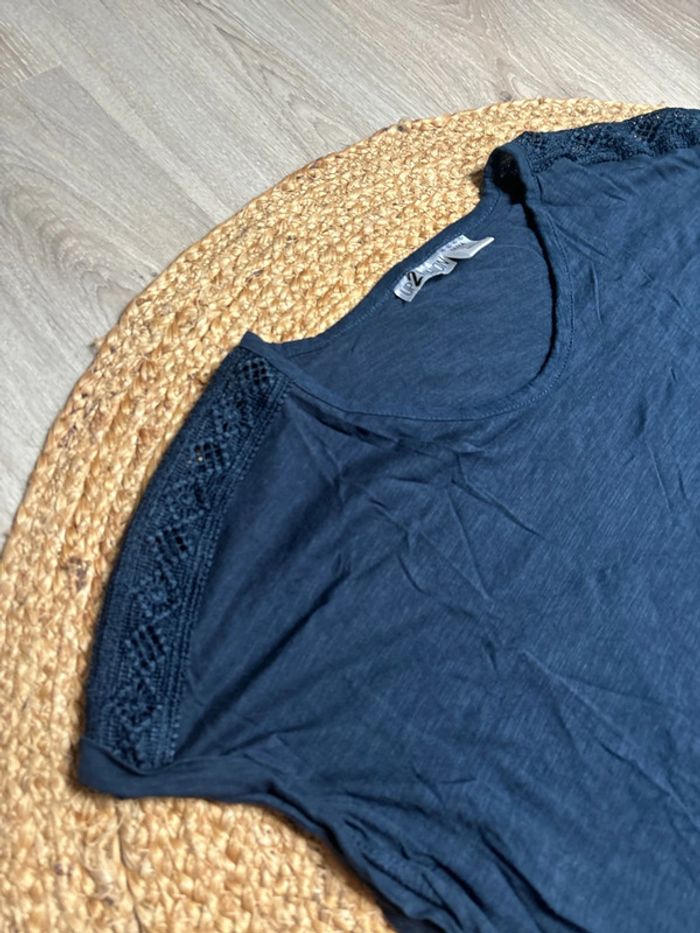 T shirt 44-46 - photo numéro 2
