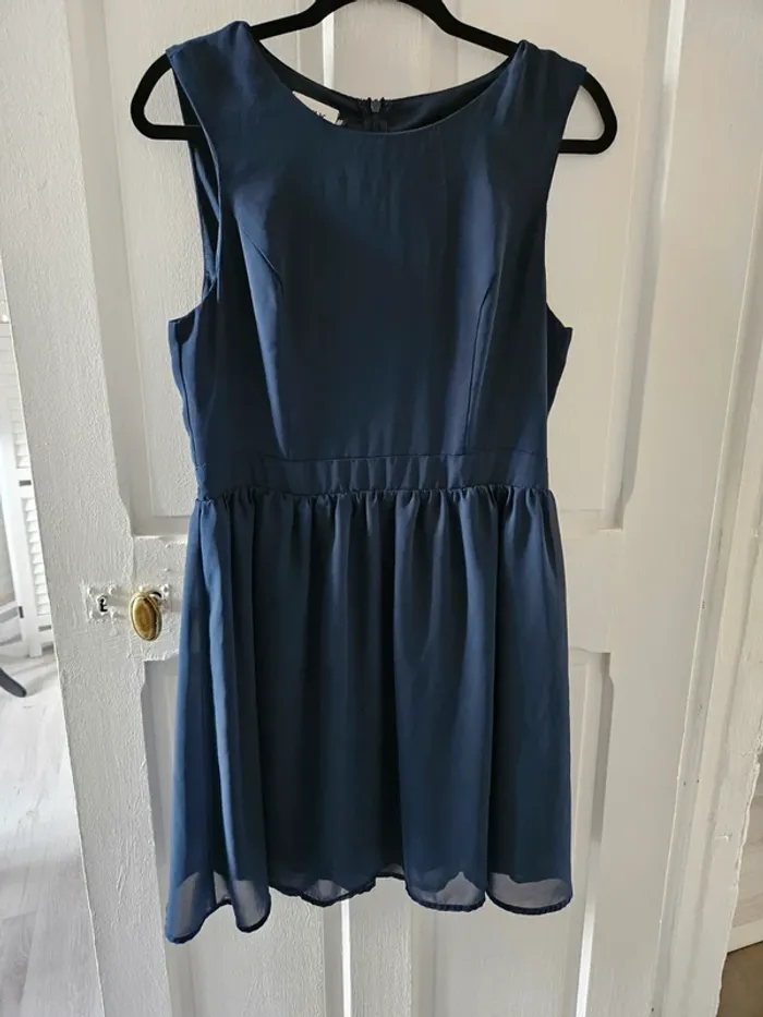 Belle robe marine T.40 Only - photo numéro 2