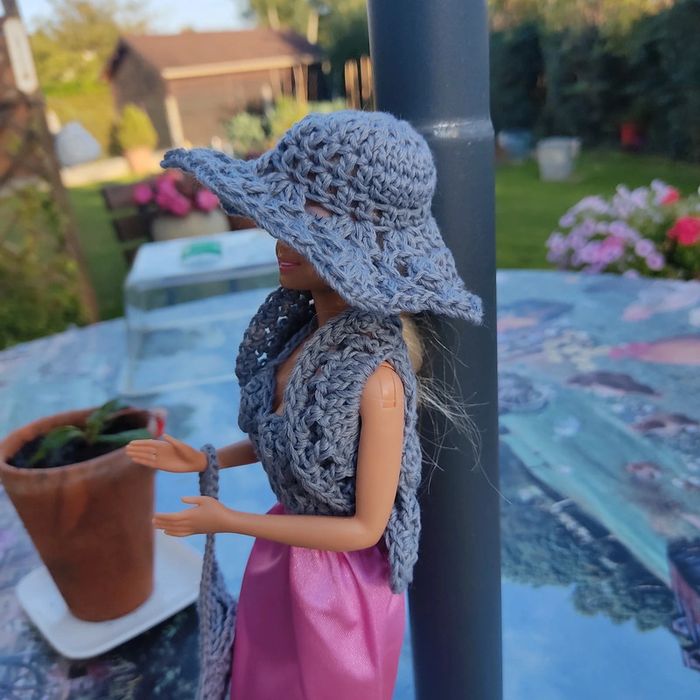 Vêtements pour Barbie 2 € - photo numéro 5