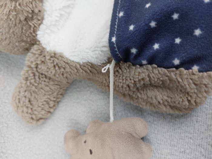Doudou peluche ours marionnette TAO Tape à l’oeil marron blanc étoiles bleues - photo numéro 3