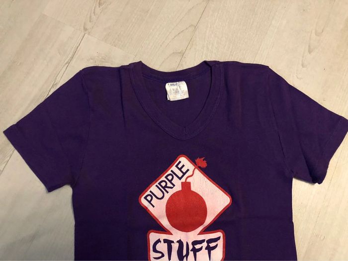 BB- Tee-shirt vintage « staff » violet (smirnoff) T unique (36-38) porté 1 soirée - photo numéro 3