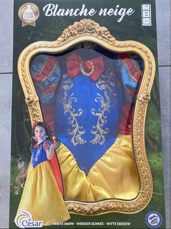 Jolie robe de Blanche Neige neuve