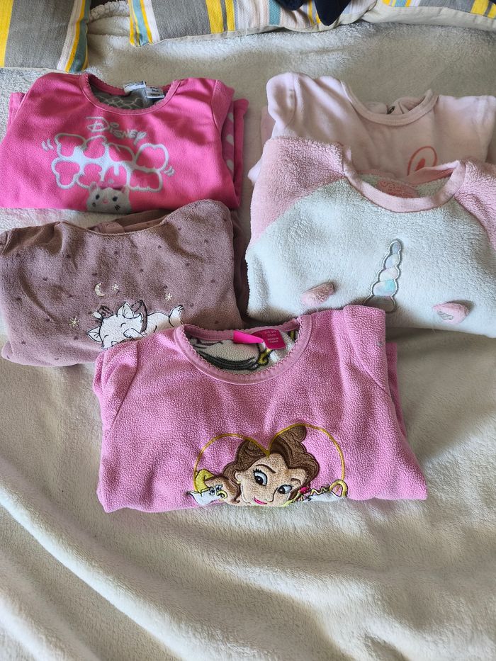 Lot pyjamas + bodies 23 mois / 1 soit 42 pieces - photo numéro 2