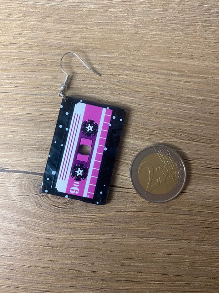 Paire de boucles d'oreilles acrylique cassettes audio - photo numéro 4