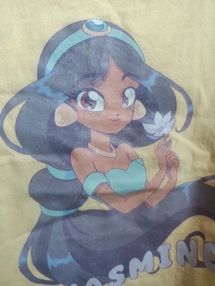 T-shirt Disney taille 4ans - photo numéro 2