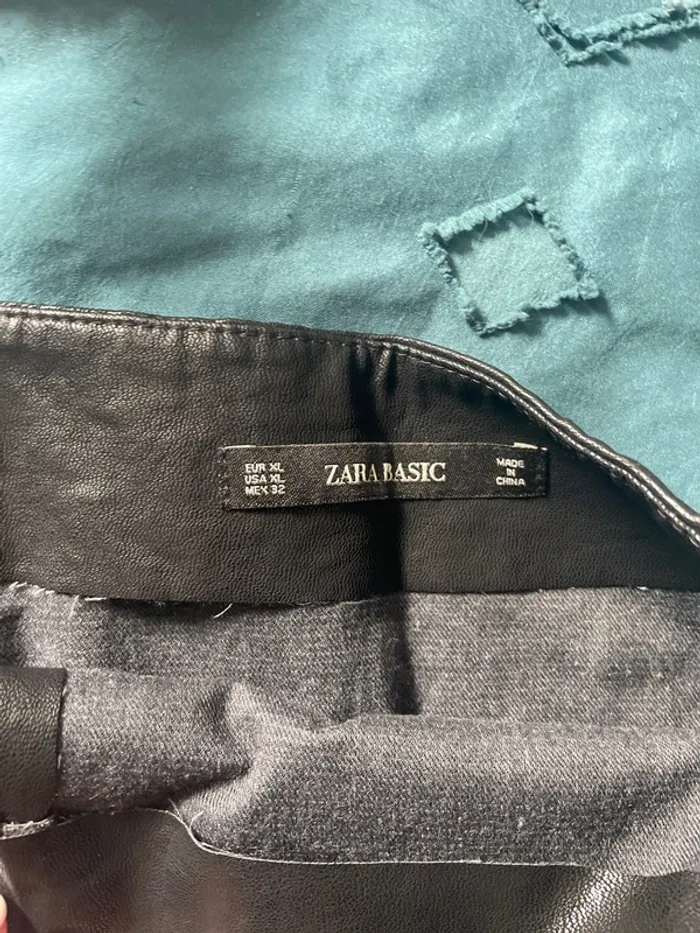 Jupe plissée en cuir Zara XL - photo numéro 6