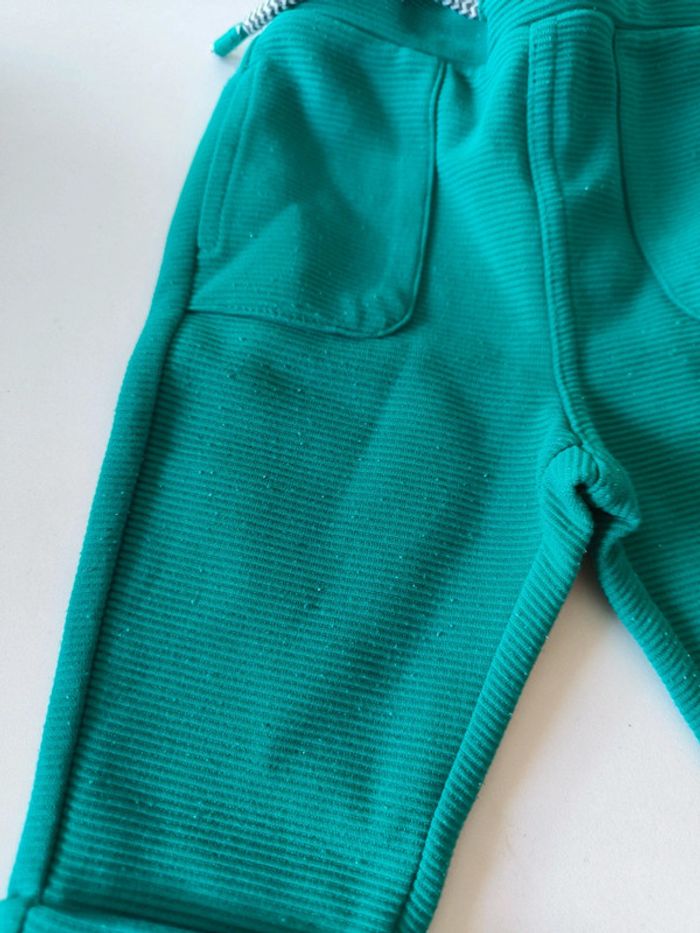 Pantalon vert obaibi 3 mois - photo numéro 2