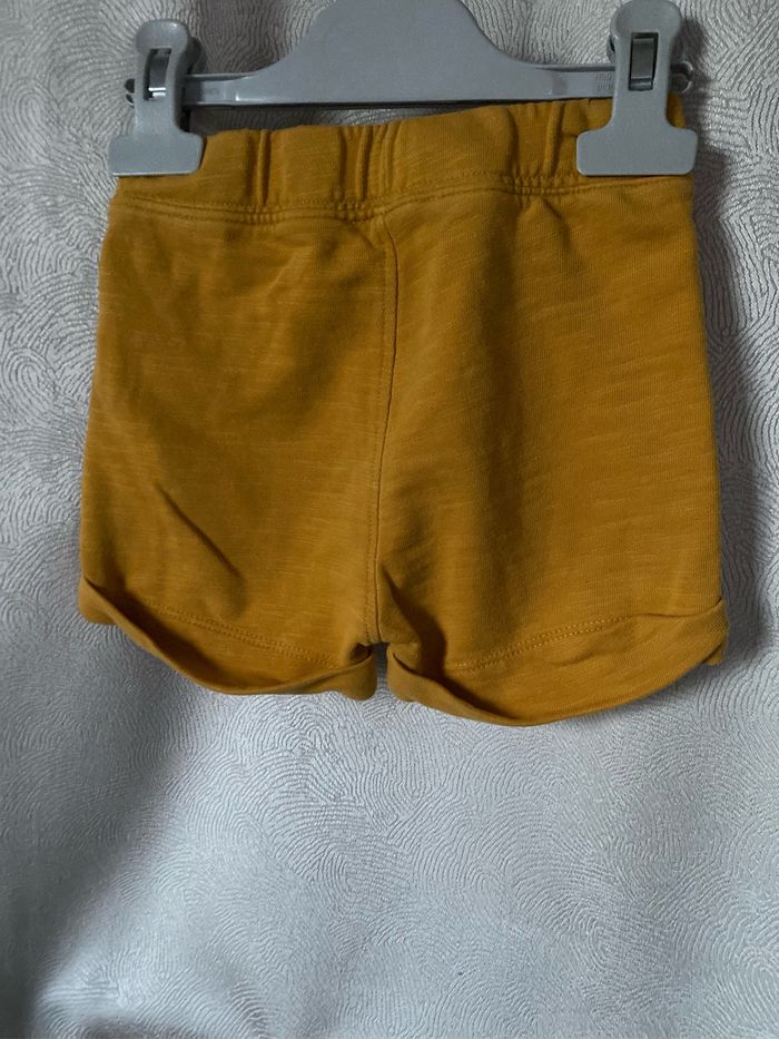 Joli petit short moutarde poche kangourou 18 mois Obaibi - photo numéro 2