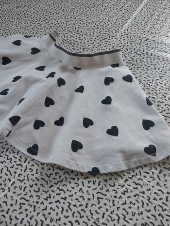 Jupe bébé KIABI à cœurs – 18 mois