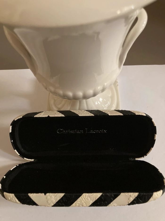 Lunettes de vue Christian Lacroix avec son étui - photo numéro 4