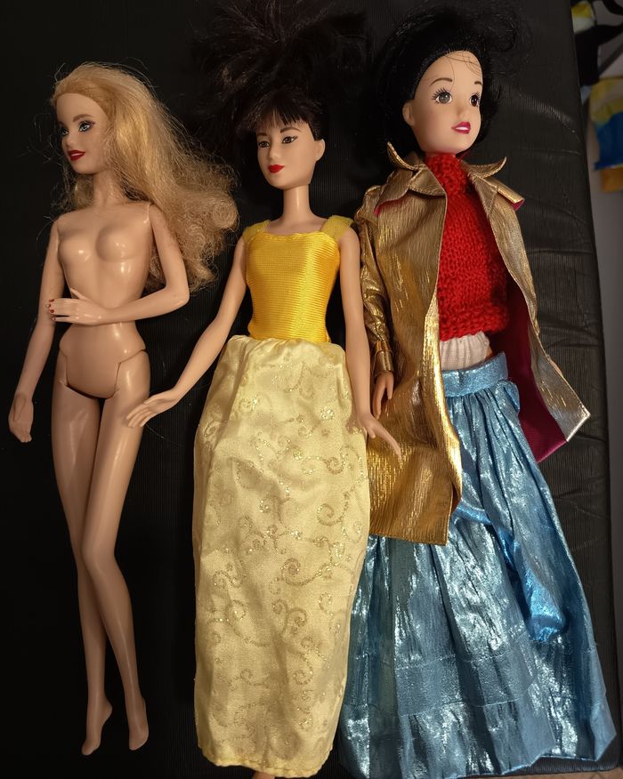 3 barbies