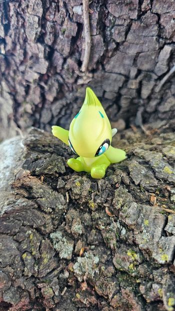 Super figurine Pokemon Nintendo finger puppet celebi