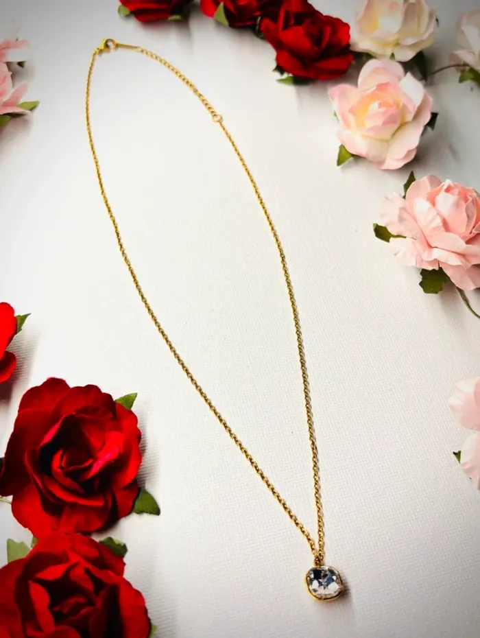 Collier en acier inoxydable doré – Pendentif carré couleur diamant style pierre taillée - photo numéro 2