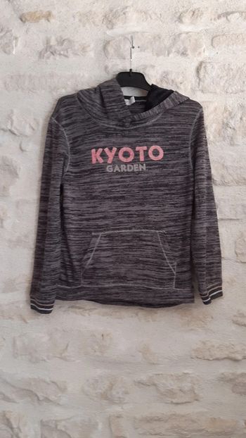 Pull 10 ans à capuche