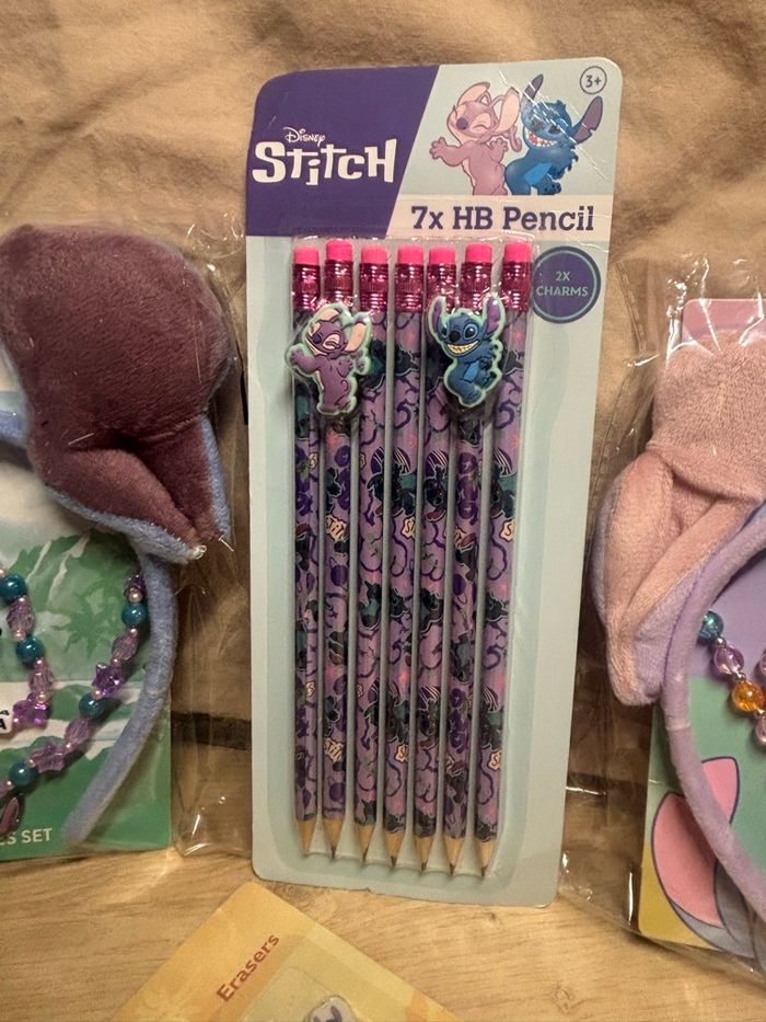 Lot Angel Stitch Disney divers accessoires Crayons, gommes 2 Serres-tête et bijoux - photo numéro 7