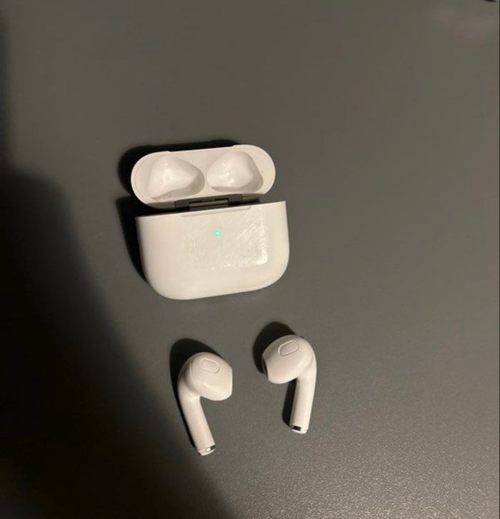 Air Pods 3 eme génération - photo numéro 3
