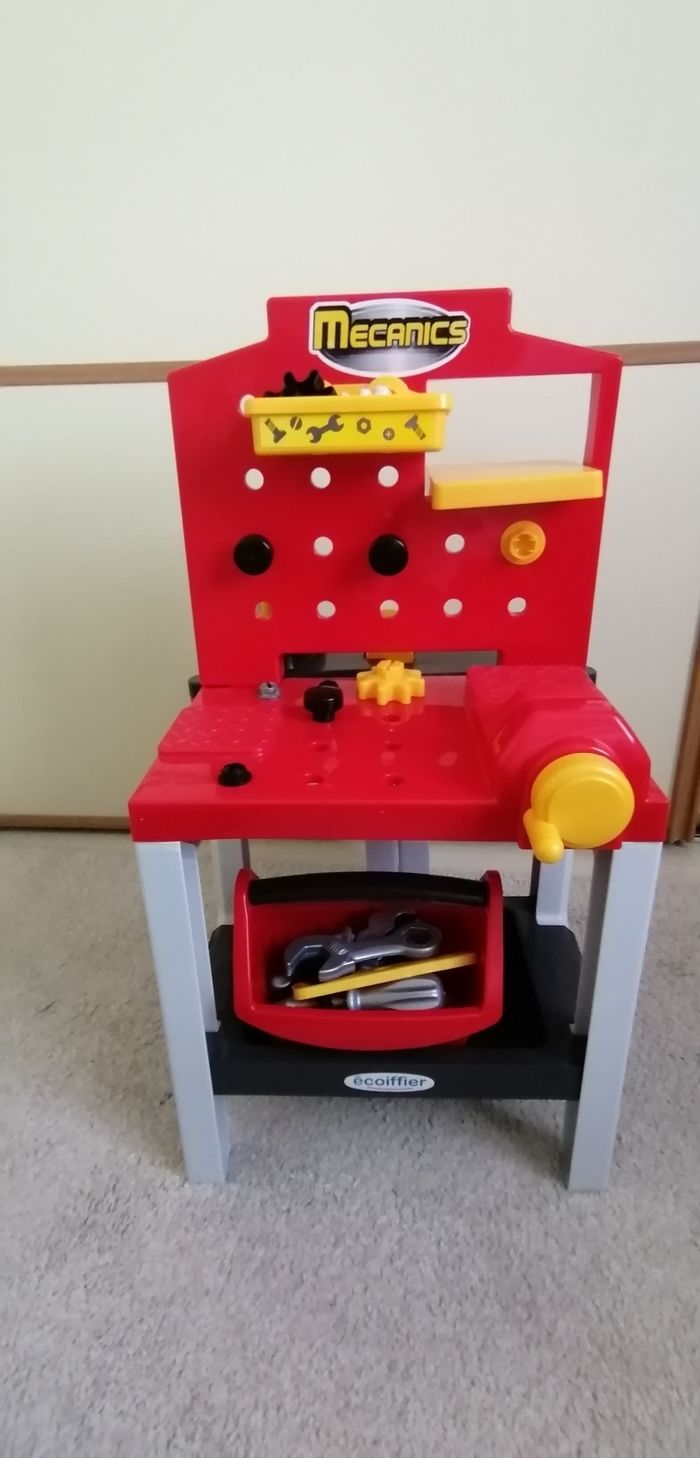 Établi avec outils - photo numéro 2