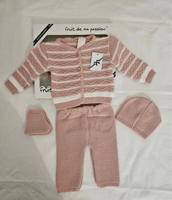 Coffret cadeau ensemble 4 pièces rose pour bébé fille