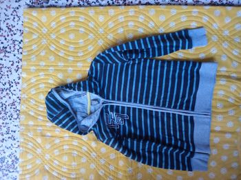 Veste à capuche garçon 5-6 ans