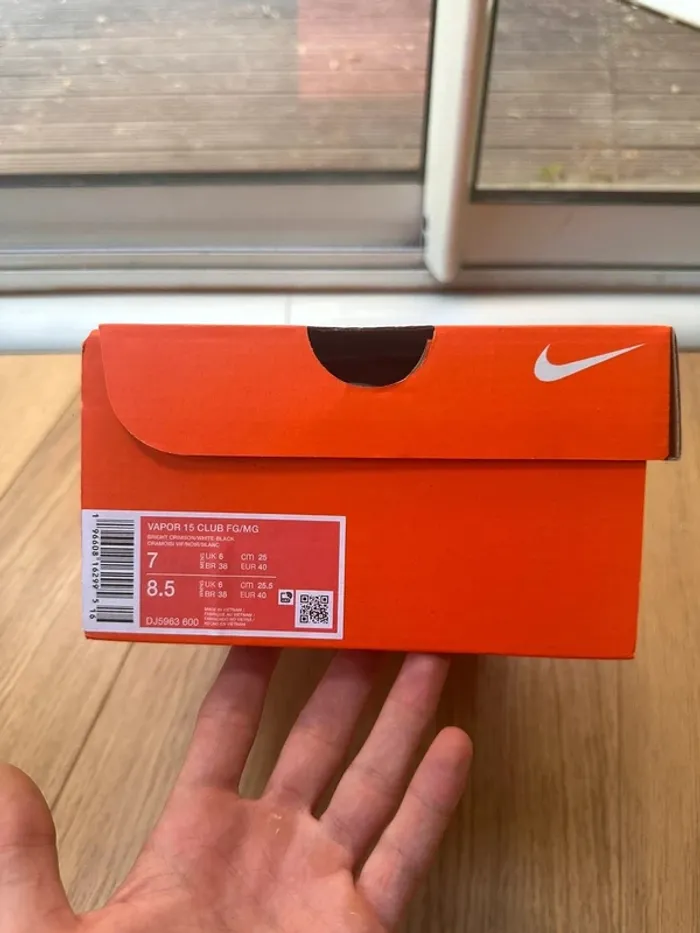 Nike Crampon Vapor 15 Club blanche et rouge - photo numéro 8