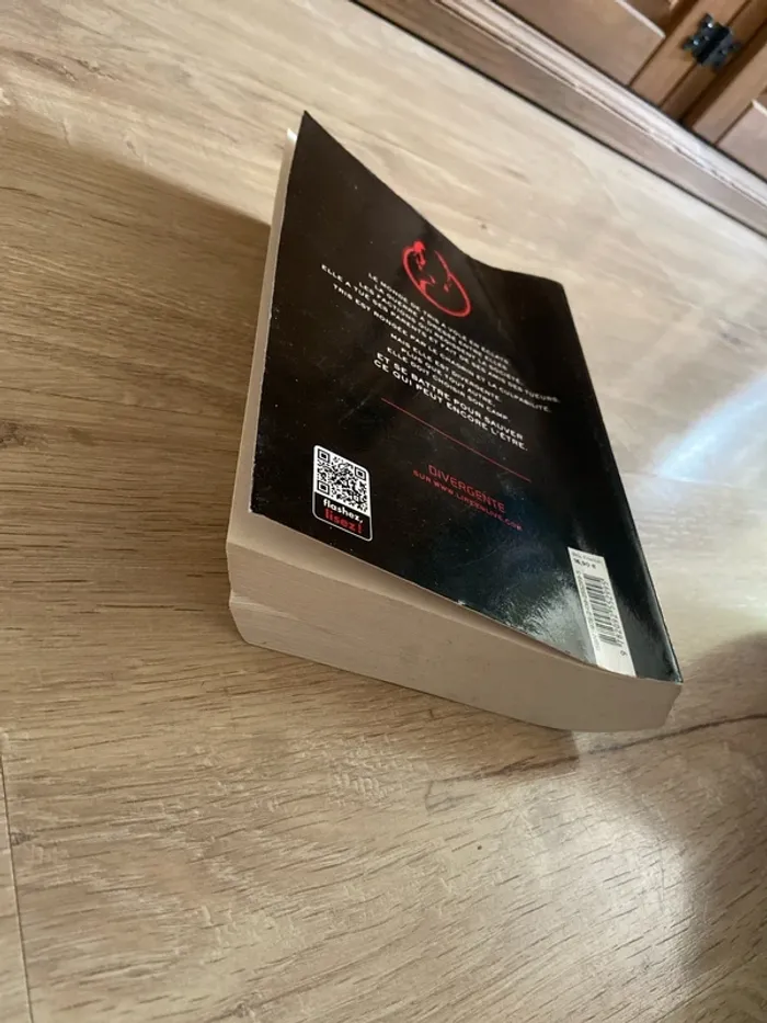Livre « divergente 2 » - photo numéro 3
