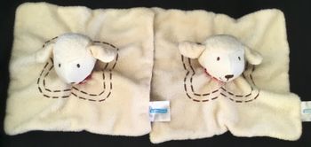 2 DOUDOUS CARRES PLATS MOUTONS - BABYLOVE