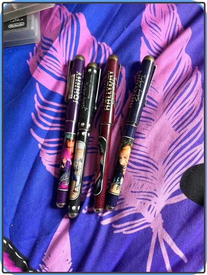 Lot 4 stylos de collection johnny Hallyday