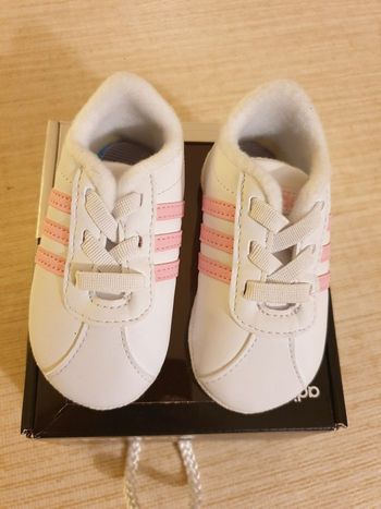 Chaussure Adidas taille 18