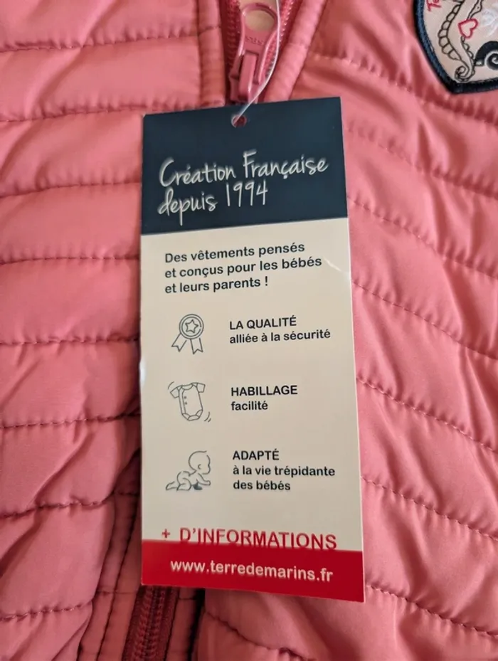 Doudoune à capuche neuve . 12 mois - photo numéro 5