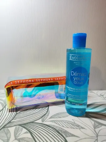 Sephora trousse et évoluderm demaquillant yeux 250 ml   à utiliser 6 mois après ouverture