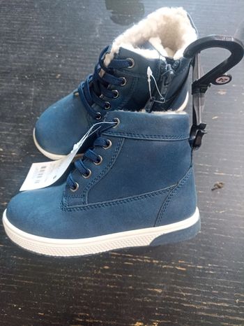 Basket fourrée taille 24