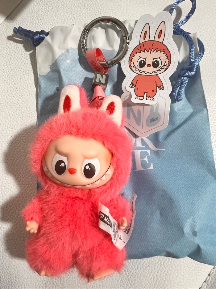 Pop Mart Labubu pin for love lettre N - photo numéro 2