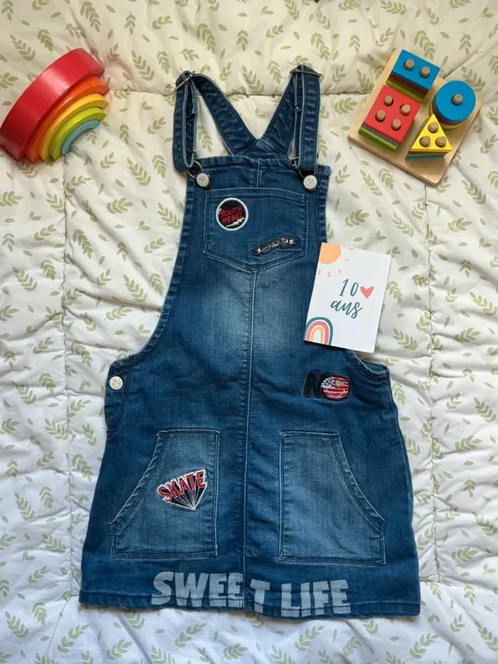 robe salopette en jean bleu avec écussons 10 ans smiley