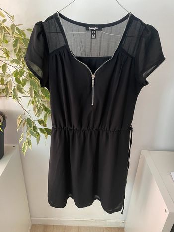 Robe noir fluide Jennyfer avec laçage