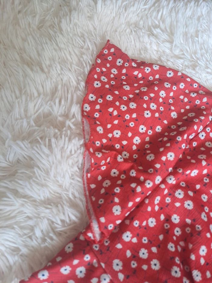 Crop top rouge fleurie taille S pull&bear - photo numéro 5