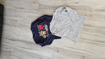 Lot de 2 tee shirts manches longues, taille 5 ans