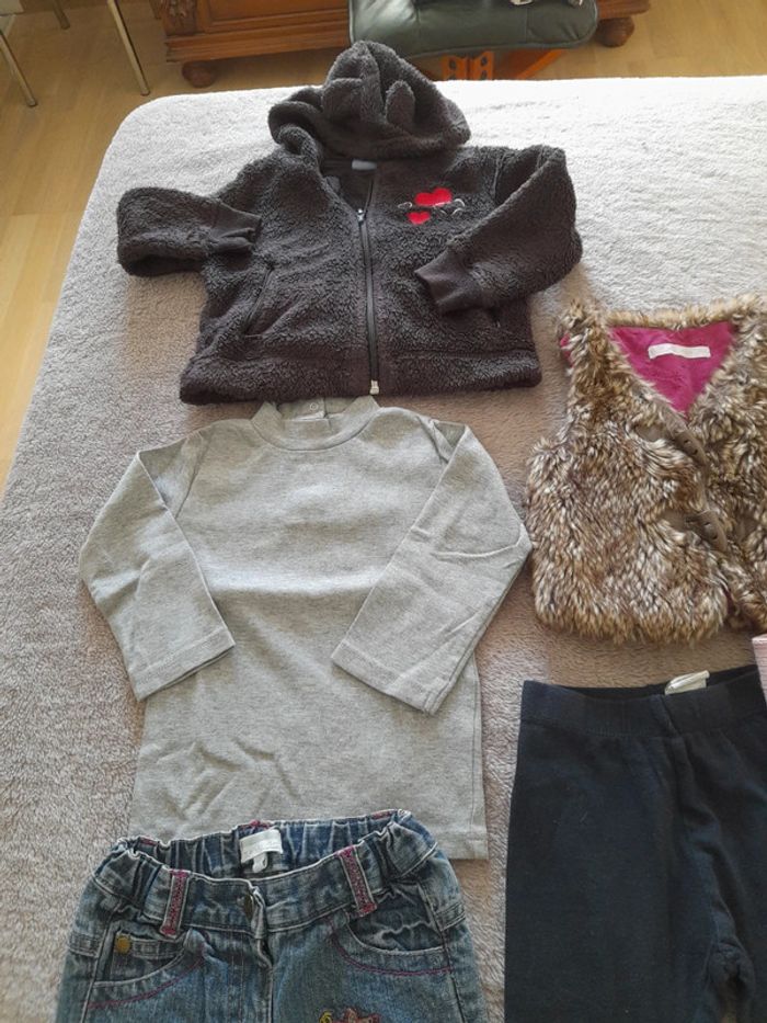 Lot vêtements fille taille 18 mois - photo numéro 2